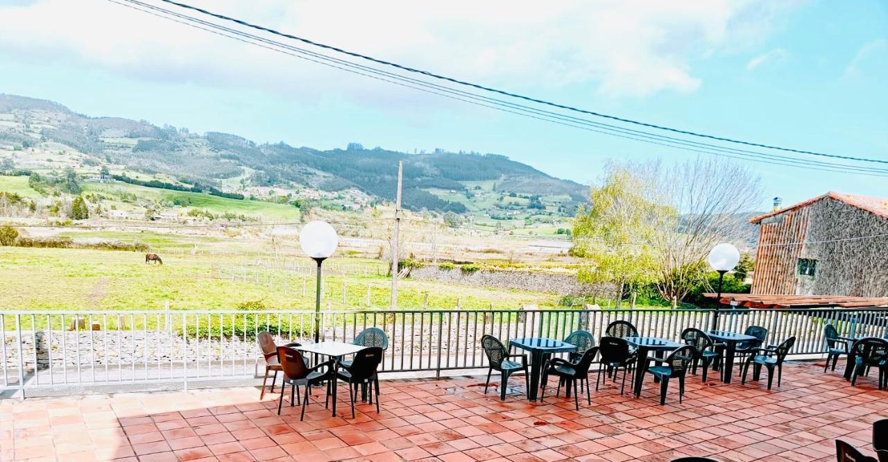 Hotel Alameda Villaviciosa  Extérieur photo