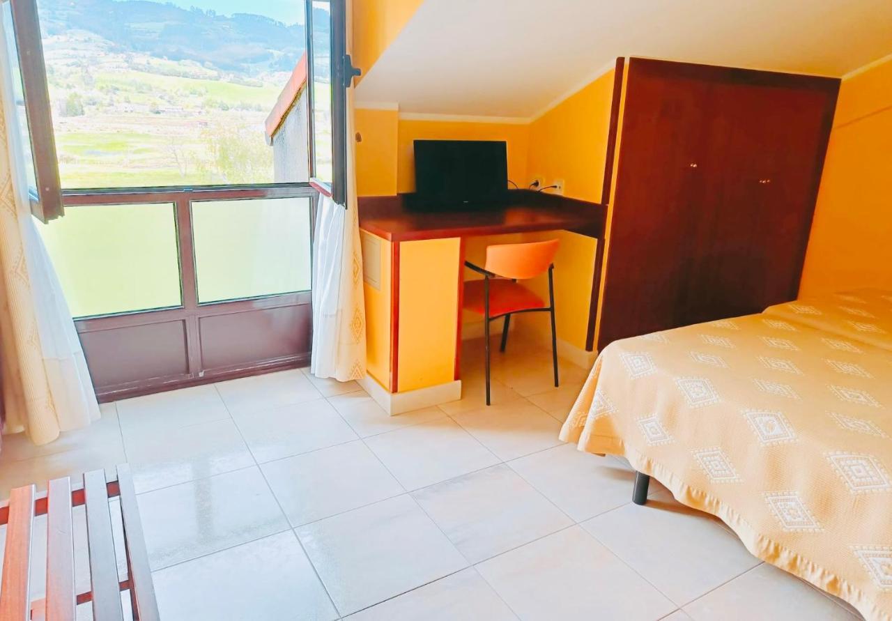 Hotel Alameda Villaviciosa  Extérieur photo