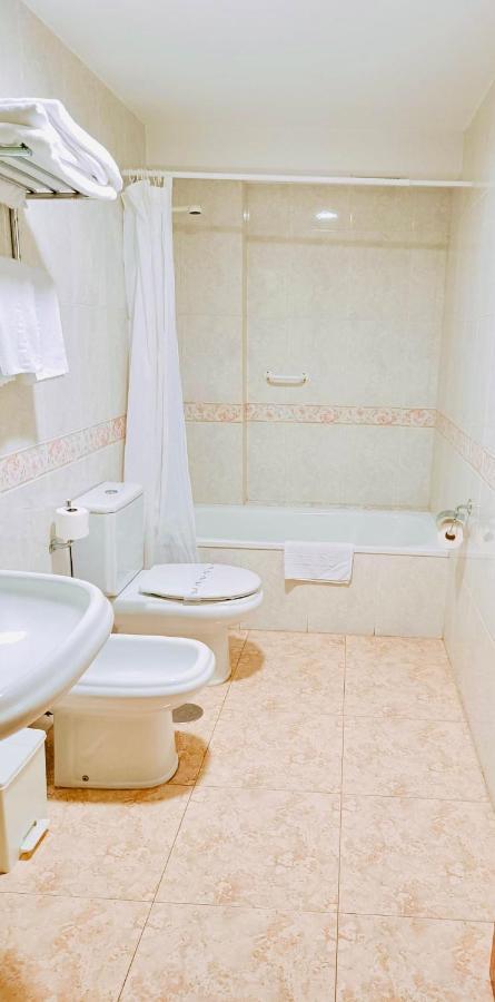 Hotel Alameda Villaviciosa  Extérieur photo