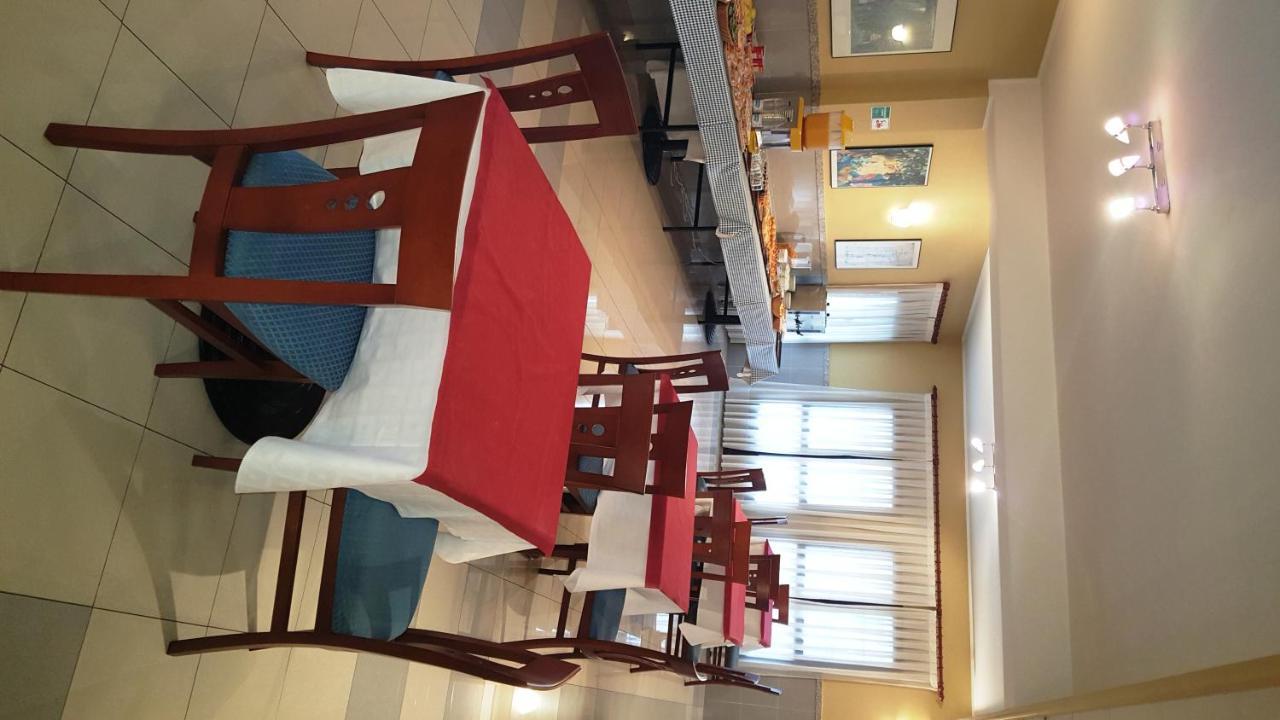 Hotel Alameda Villaviciosa  Extérieur photo
