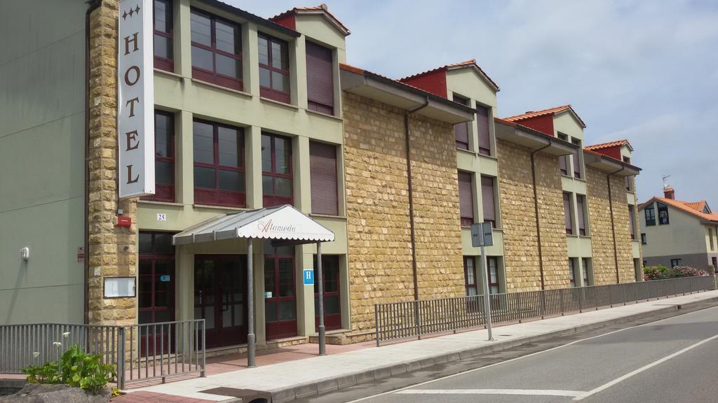 Hotel Alameda Villaviciosa  Extérieur photo