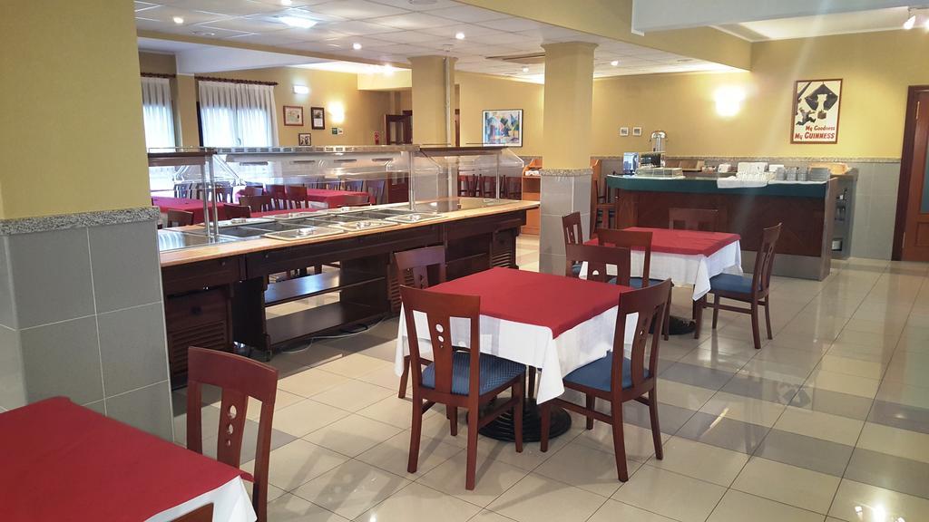 Hotel Alameda Villaviciosa  Extérieur photo