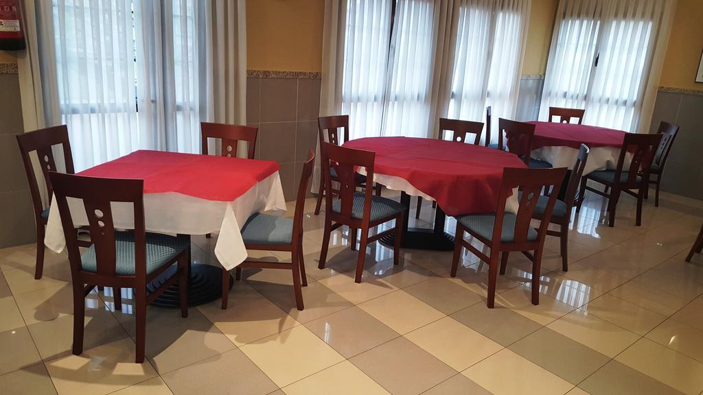 Hotel Alameda Villaviciosa  Extérieur photo