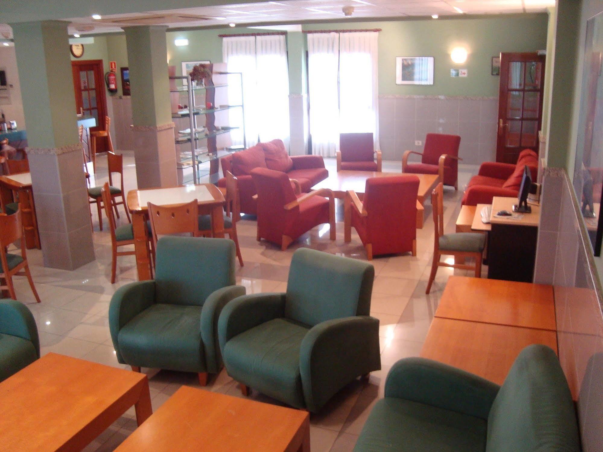 Hotel Alameda Villaviciosa  Extérieur photo